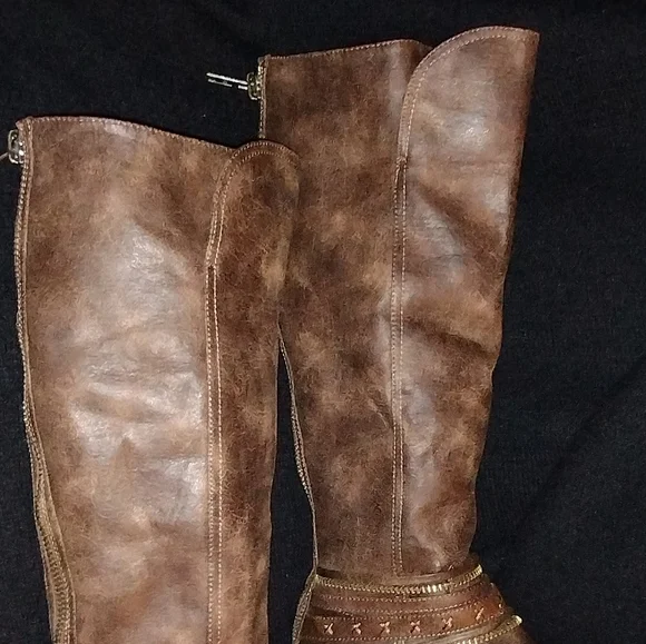 Kohl's brown leather boots. - Picture 9 of 10